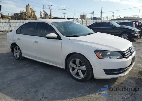 2012 Volkswagen Passat S из США, поврежденный, VIN 1VWAP7A32CC073596